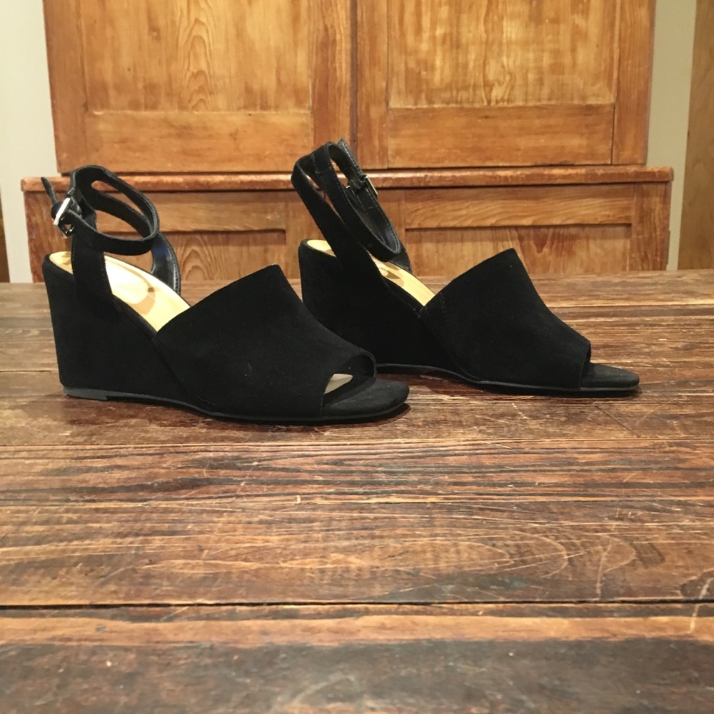 Dolce Vita Kiley Black Suede Wedge Sandals